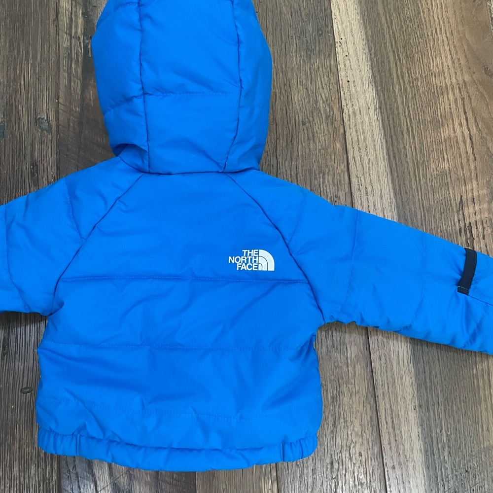 The North Face Reversible coat baby boy 0-3mo - Picture 2 of 7